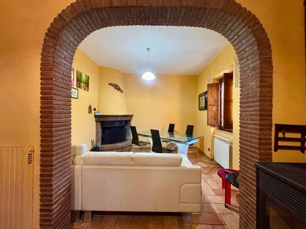 appartamento in vendita a Baschi