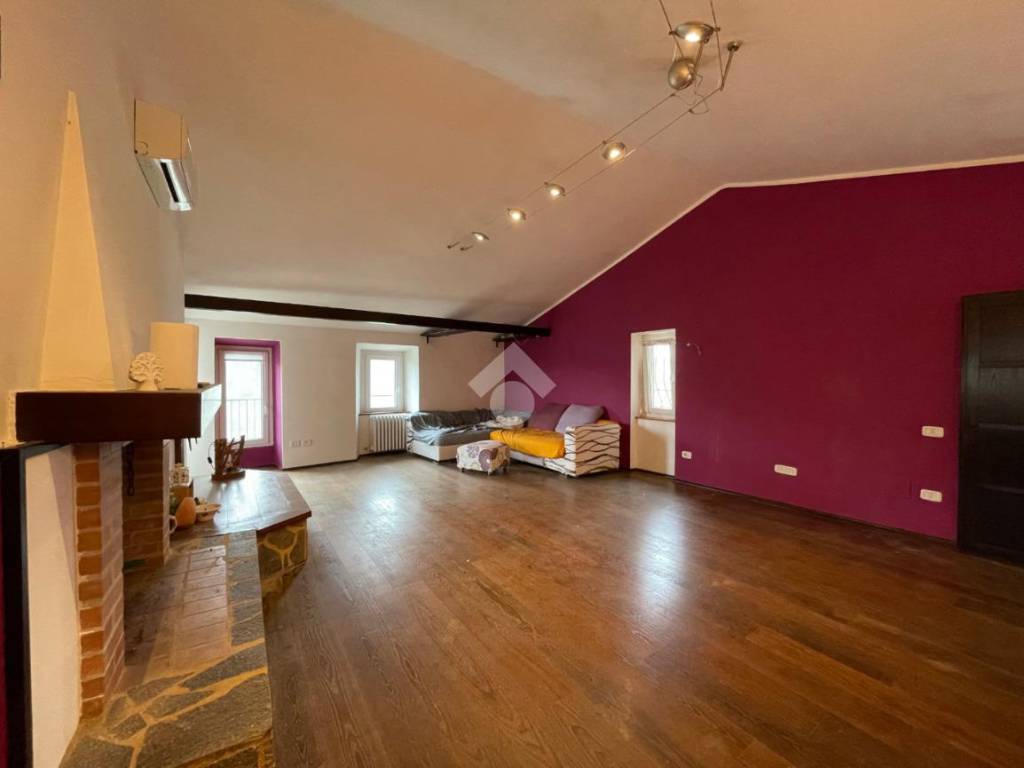 casa indipendente in vendita a Baschi