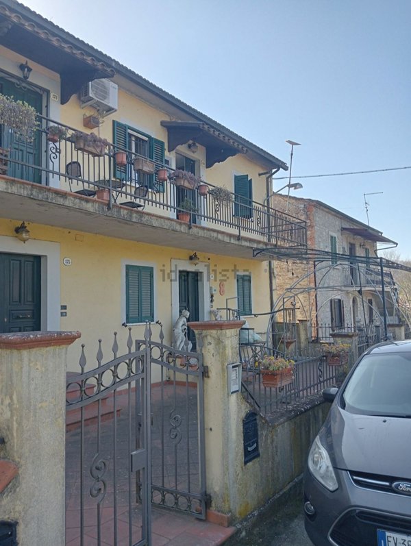 appartamento in vendita a Baschi