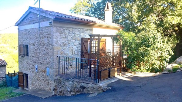 appartamento in vendita a Baschi