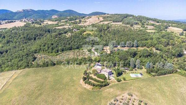 casa indipendente in vendita a Baschi