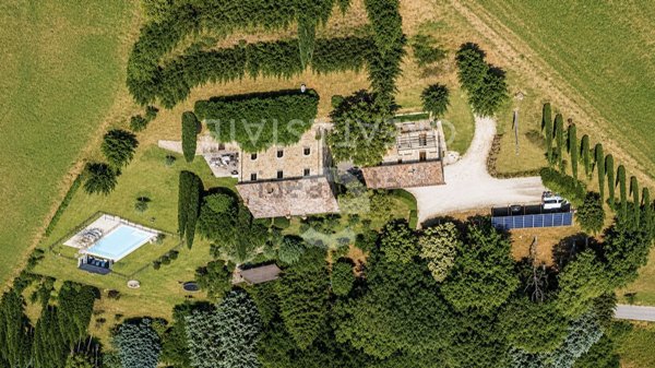 casa indipendente in vendita a Baschi