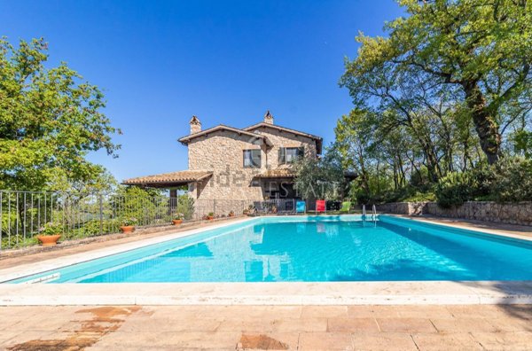 casale in vendita a Baschi