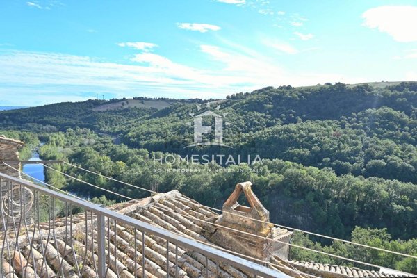 esavano in vendita a Baschi