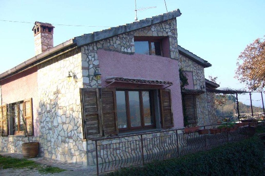 casa indipendente in vendita a Baschi