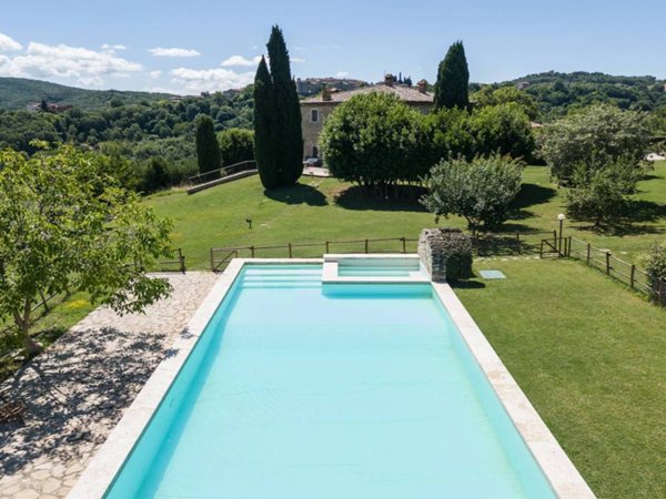 casa indipendente in vendita a Baschi