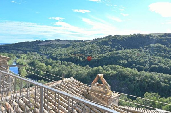 casa indipendente in vendita a Baschi