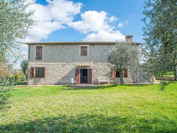 casa indipendente in vendita a Baschi