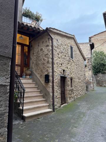 appartamento in vendita a Baschi