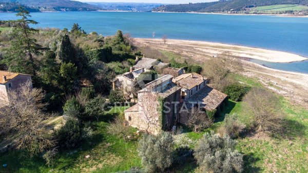 casale in vendita a Baschi