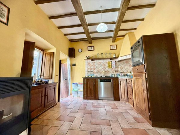 appartamento in vendita a Baschi