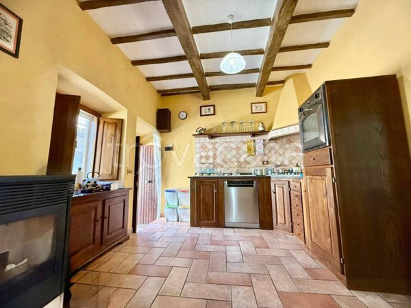 appartamento in vendita a Baschi