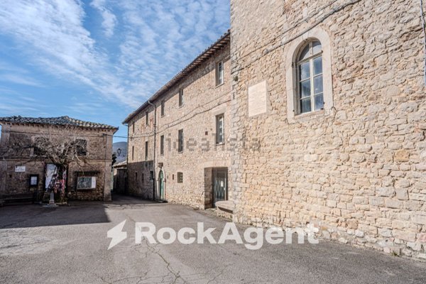 villa in vendita a Baschi