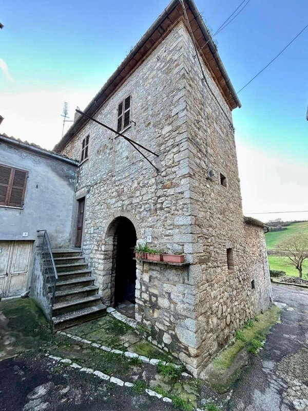 appartamento in vendita a Baschi