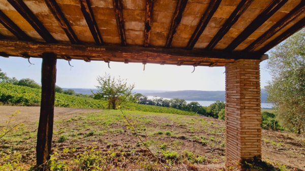 casa indipendente in vendita a Baschi