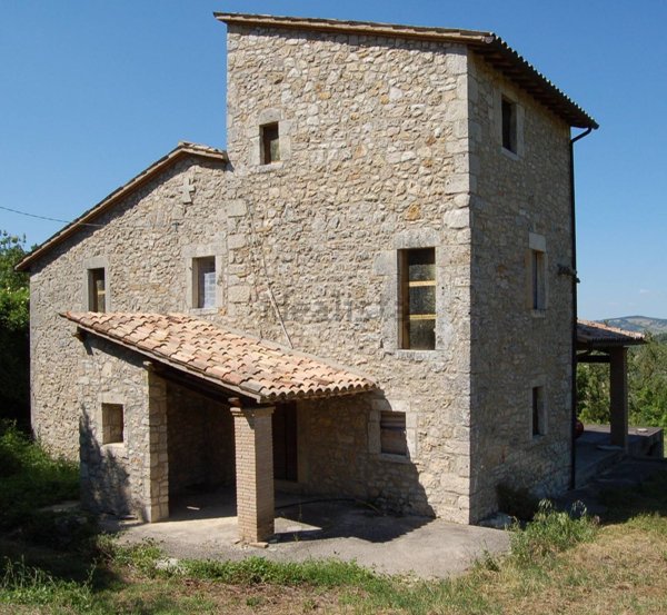 casale in vendita a Baschi