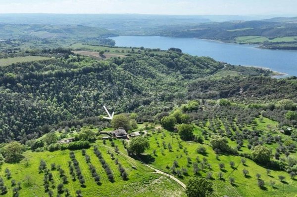 casale in vendita a Baschi