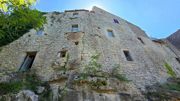 intera palazzina in vendita a Baschi