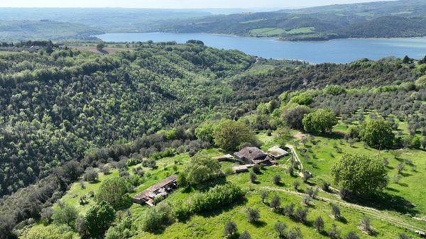 casale in vendita a Baschi