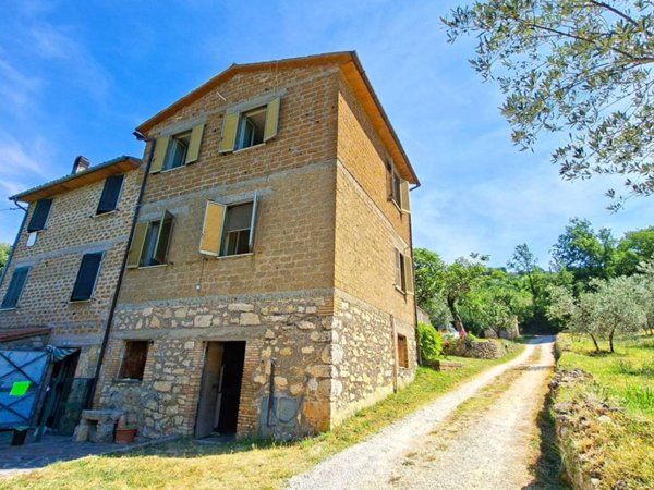 casa indipendente in vendita a Baschi