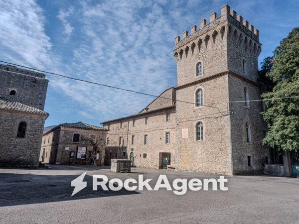 intera palazzina in vendita a Baschi