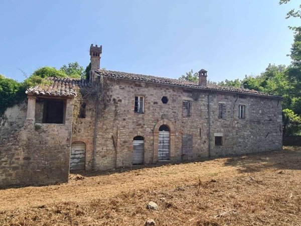casale in vendita a Baschi