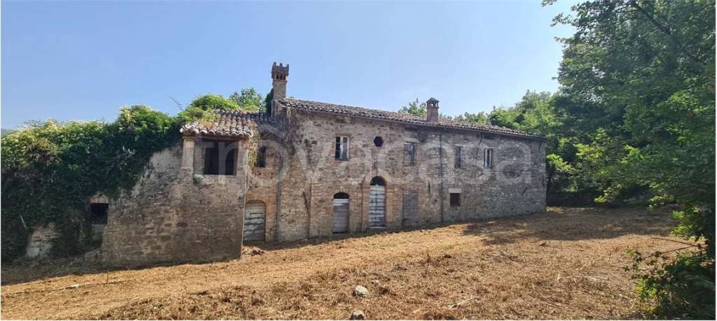 casa indipendente in vendita a Baschi