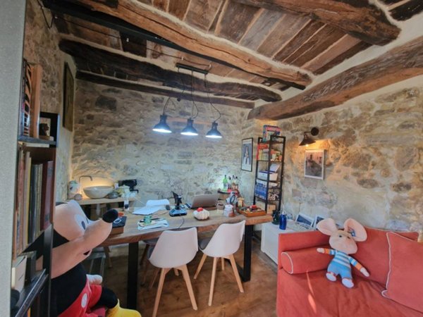 casa indipendente in vendita a Baschi