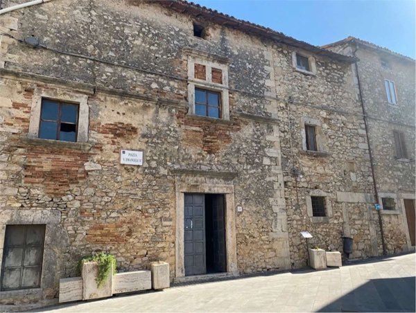 casale in vendita a Baschi