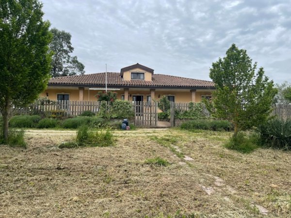 casa indipendente in vendita a Baschi