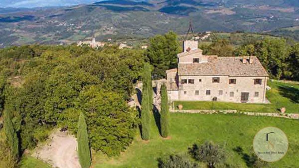 villa in vendita a Baschi