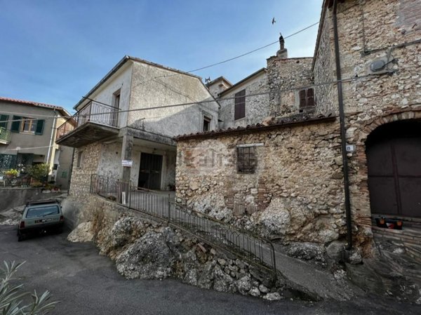 appartamento in vendita a Calvi dell'Umbria in zona Poggiolo