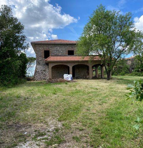 casa indipendente in vendita a Calvi dell'Umbria