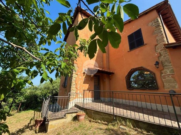 casa indipendente in vendita a Calvi dell'Umbria
