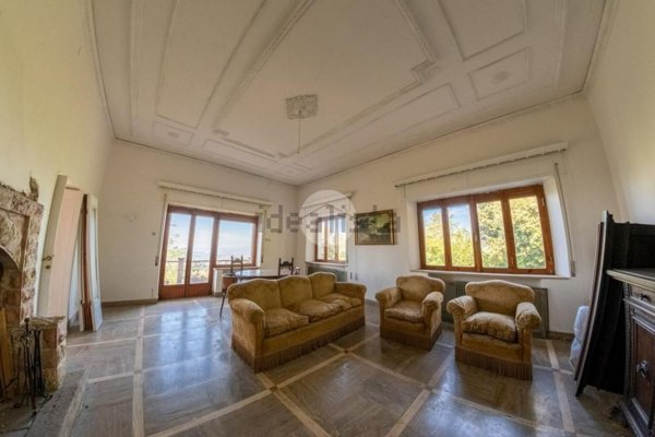 casa indipendente in vendita a Calvi dell'Umbria