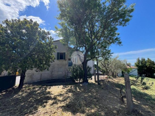 casa indipendente in vendita a Calvi dell'Umbria