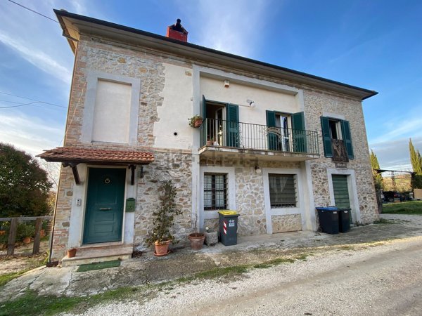 casa indipendente in vendita a Calvi dell'Umbria in zona Santa Maria della Neve