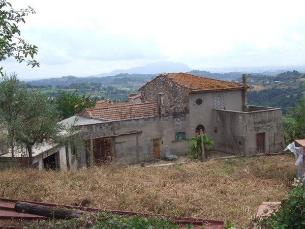 casa indipendente in vendita a Calvi dell'Umbria in zona Santa Maria della Neve