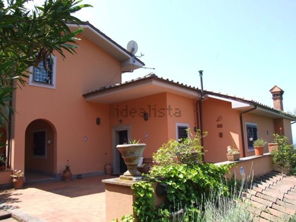 casa indipendente in vendita a Calvi dell'Umbria