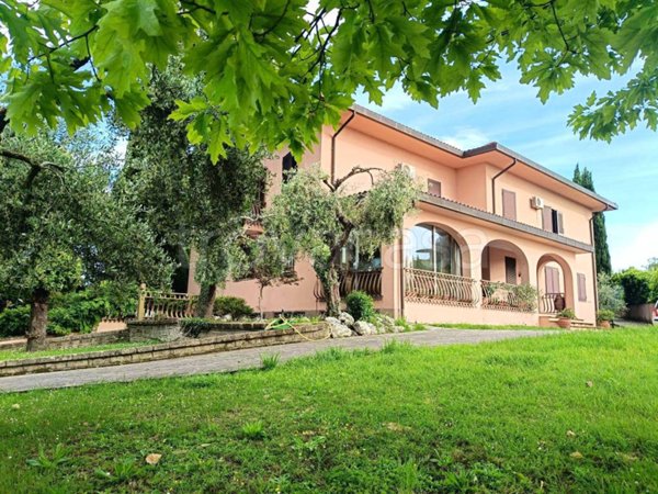 casa indipendente in vendita a Calvi dell'Umbria