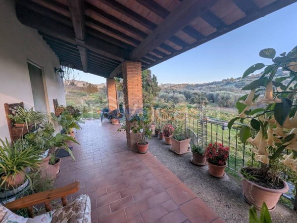 casa indipendente in vendita a Calvi dell'Umbria