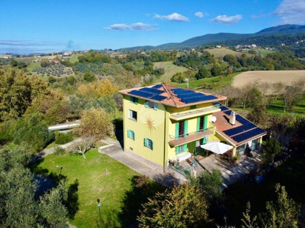 casa indipendente in vendita a Calvi dell'Umbria