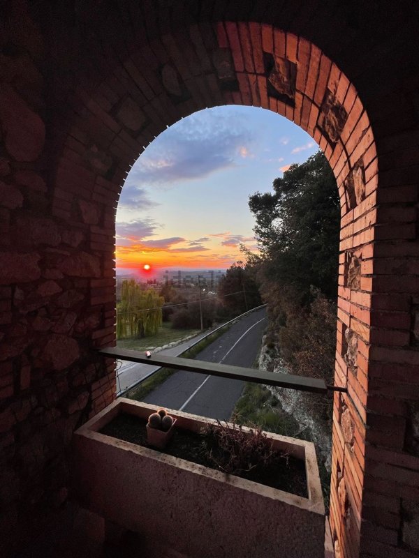 casa indipendente in vendita a Calvi dell'Umbria