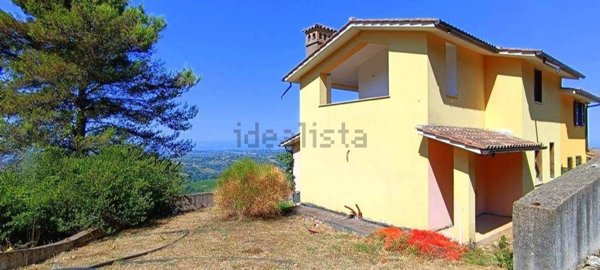 casa indipendente in vendita a Calvi dell'Umbria