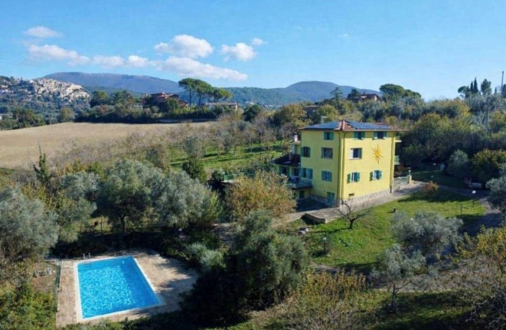 casa indipendente in vendita a Calvi dell'Umbria