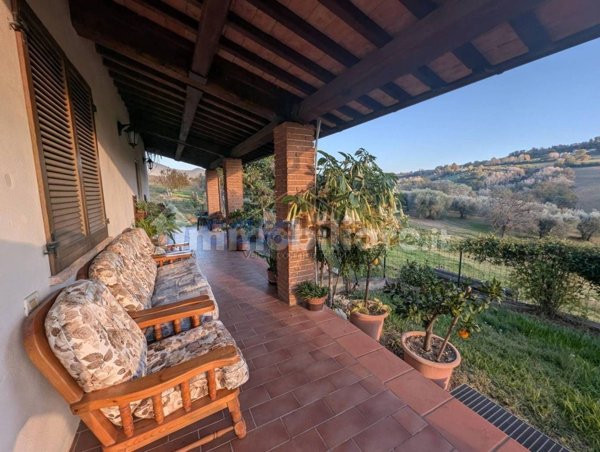 casa indipendente in vendita a Calvi dell'Umbria