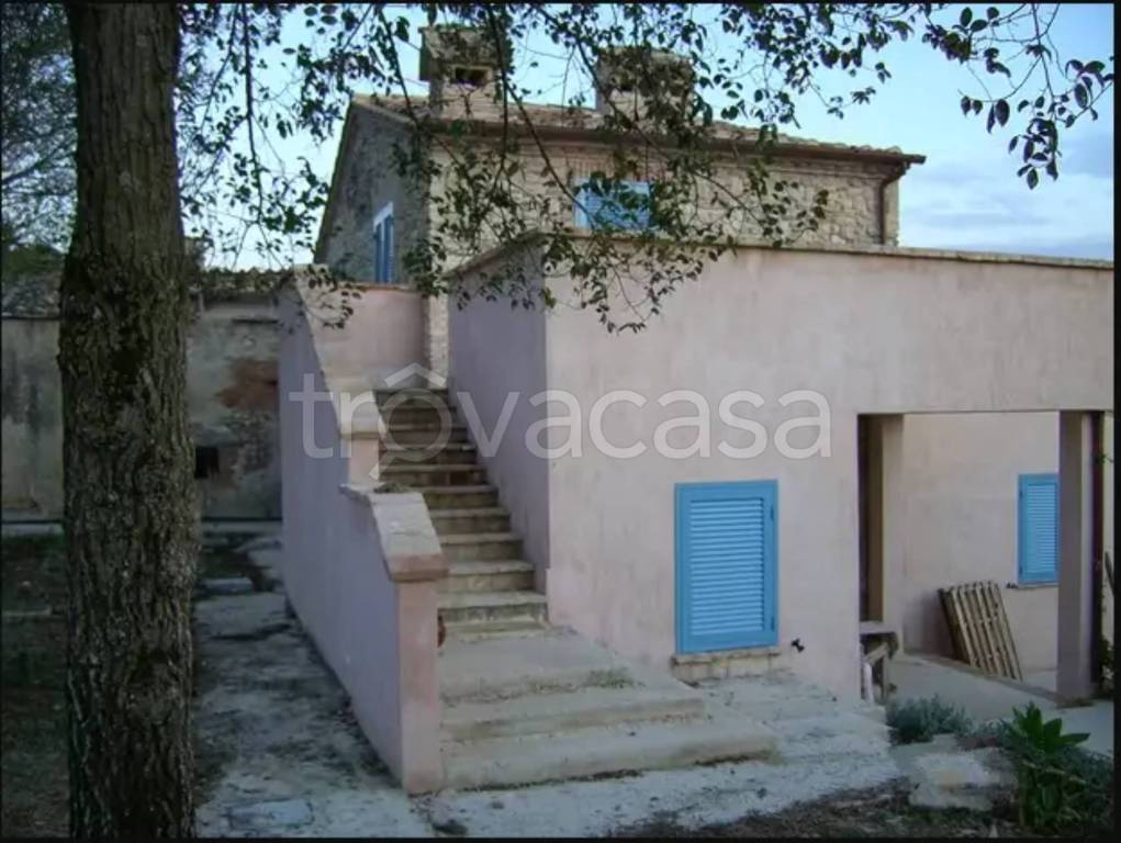 casa indipendente in vendita a Calvi dell'Umbria