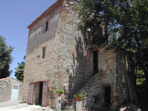 casa indipendente in vendita a Calvi dell'Umbria