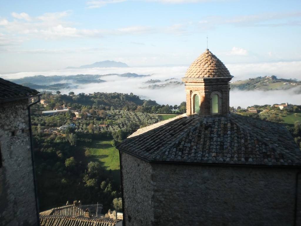 casa indipendente in vendita a Calvi dell'Umbria