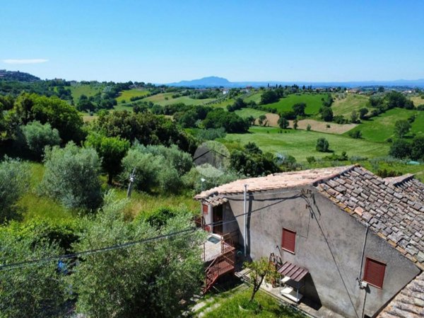 casa indipendente in vendita a Calvi dell'Umbria